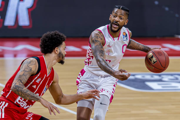 正是那位刚 正是那位刚