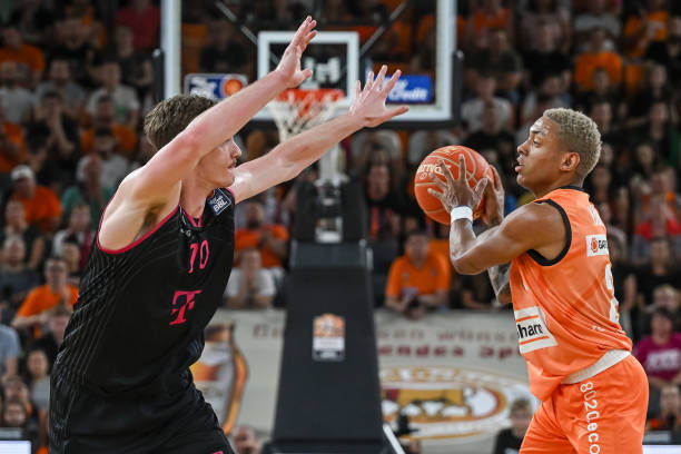 他在德甲和 他在德甲和